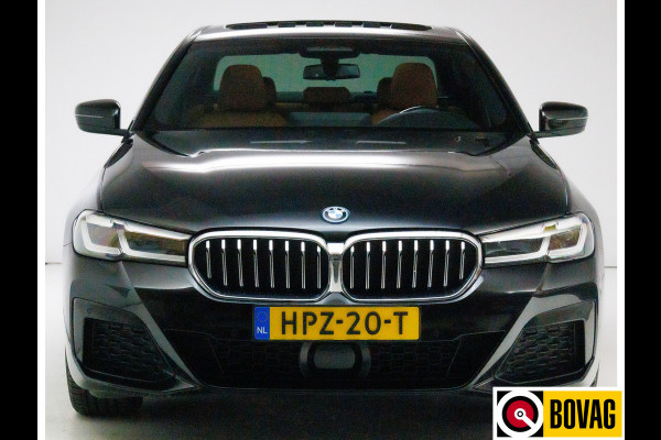 BMW 5 Serie 545e xDrive High Executive M-sport 394 PK | Pano | Trekhaak elec. | Volledig leder 360 Camera, Stoel- en stuurverwarming