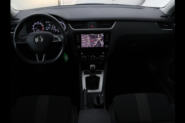 Škoda Octavia Combi 1.0 TSI Grt Amb. Bns | Camera | Trekhaak | Adaptive cruise | Carplay | Navigatie | Sportstoelen | Climate control