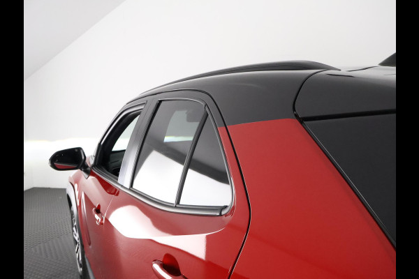 Toyota Yaris Cross 1.5 HYBRID DYNAMIC LUXERY LINE BI-TONE NAVI.ZEER COMPLEET. GARANTIE TOT 2033!