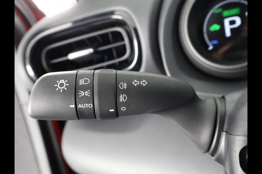 Toyota Yaris Cross 1.5 HYBRID DYNAMIC LUXERY LINE BI-TONE NAVI.ZEER COMPLEET. GARANTIE TOT 2033!