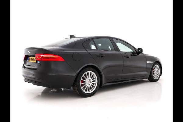 Jaguar XE 2.0 D R-Sport-Pack Aut. *LEATHER-MICROFIBRE | BI-XENON | NAVI-FULLMAP | MERIDIAN-SOUND | HEATED-SPORTSEATS | CAMERA | ECC | KEYLESS | PDC | SHIFT-PADDLES | LANE-ASSIST | CRUISE | 17''ALU*