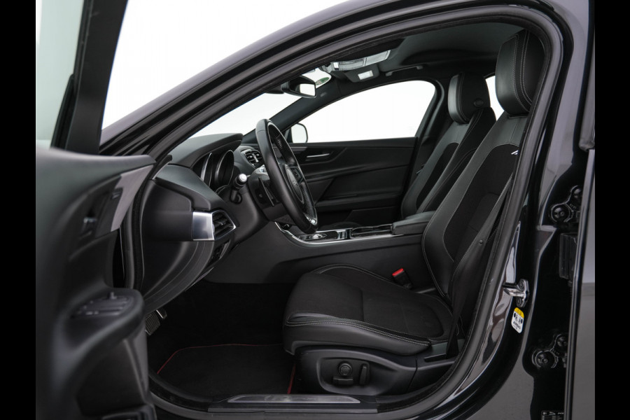 Jaguar XE 2.0 D R-Sport-Pack Aut. *LEATHER-MICROFIBRE | BI-XENON | NAVI-FULLMAP | MERIDIAN-SOUND | HEATED-SPORTSEATS | CAMERA | ECC | KEYLESS | PDC | SHIFT-PADDLES | LANE-ASSIST | CRUISE | 17''ALU*