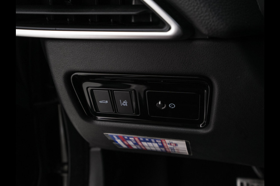 Jaguar XE 2.0 D R-Sport-Pack Aut. *LEATHER-MICROFIBRE | BI-XENON | NAVI-FULLMAP | MERIDIAN-SOUND | HEATED-SPORTSEATS | CAMERA | ECC | KEYLESS | PDC | SHIFT-PADDLES | LANE-ASSIST | CRUISE | 17''ALU*