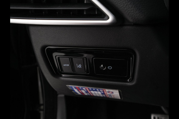 Jaguar XE 2.0 D R-Sport-Pack Aut. *LEATHER-MICROFIBRE | BI-XENON | NAVI-FULLMAP | MERIDIAN-SOUND | HEATED-SPORTSEATS | CAMERA | ECC | KEYLESS | PDC | SHIFT-PADDLES | LANE-ASSIST | CRUISE | 17''ALU*