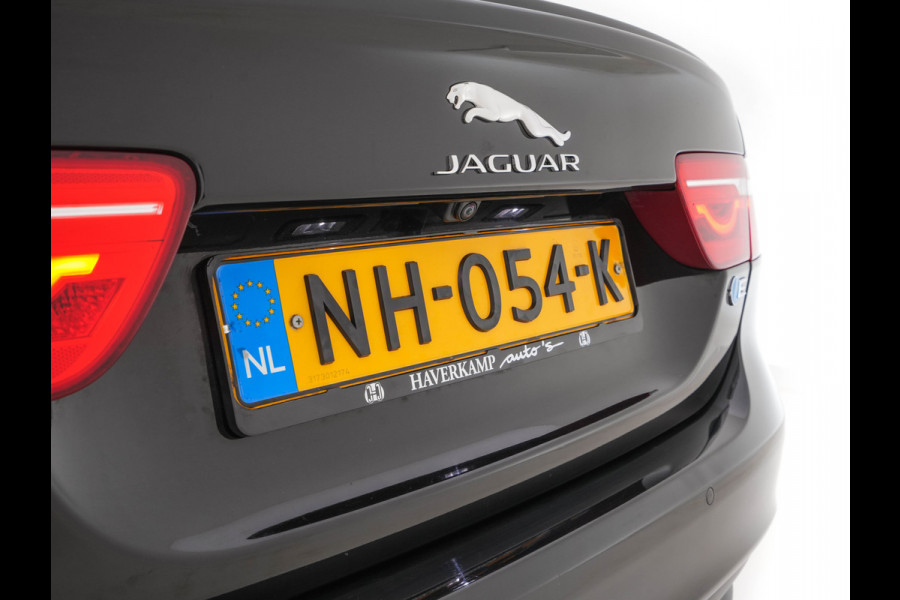 Jaguar XE 2.0 D R-Sport-Pack Aut. *LEATHER-MICROFIBRE | BI-XENON | NAVI-FULLMAP | MERIDIAN-SOUND | HEATED-SPORTSEATS | CAMERA | ECC | KEYLESS | PDC | SHIFT-PADDLES | LANE-ASSIST | CRUISE | 17''ALU*