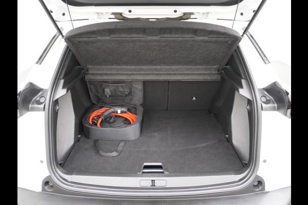 Peugeot e-2008 EV Allure 50 kWh CAMERA | NAVI | RIJKLAAR INCL. 12 MND. BOVAGGARANTIE