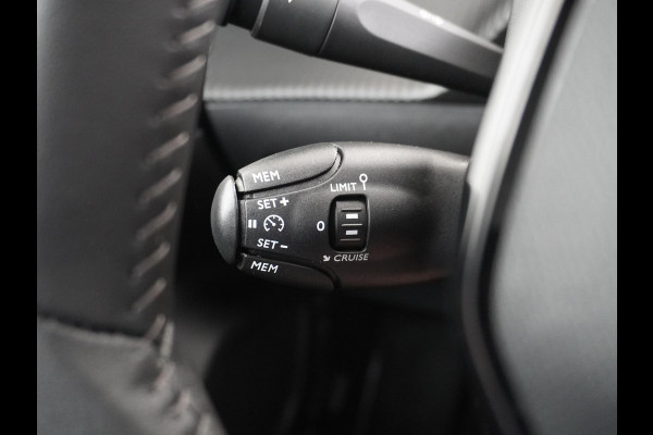 Peugeot e-2008 EV Allure 50 kWh CAMERA | NAVI | RIJKLAAR INCL. 12 MND. BOVAGGARANTIE