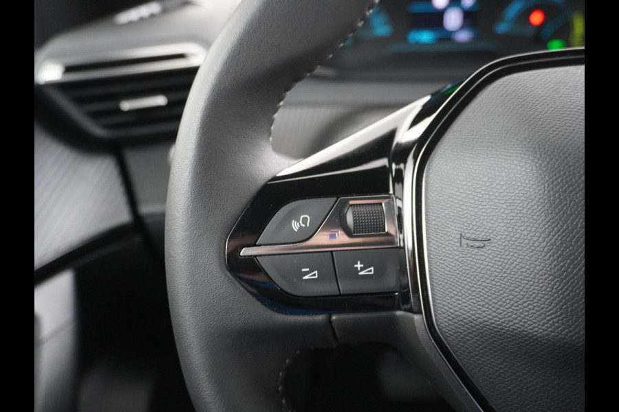 Peugeot e-2008 EV Allure 50 kWh CAMERA | NAVI | RIJKLAAR INCL. 12 MND. BOVAGGARANTIE