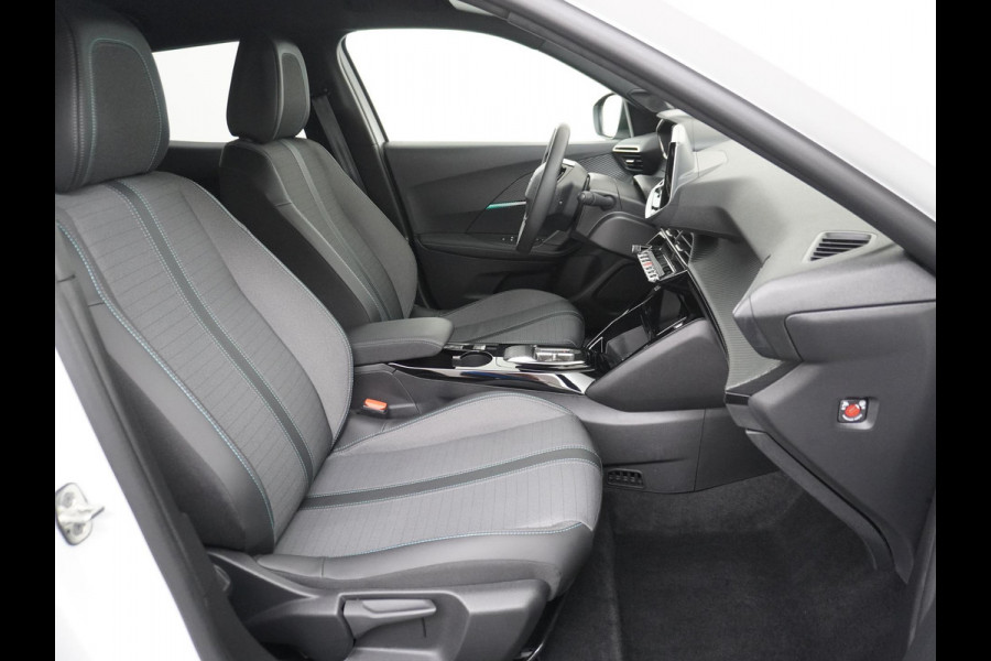 Peugeot e-2008 EV Allure 50 kWh CAMERA | NAVI | RIJKLAAR INCL. 12 MND. BOVAGGARANTIE