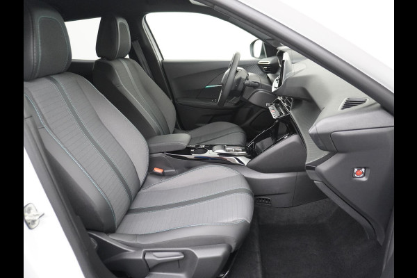 Peugeot e-2008 EV Allure 50 kWh CAMERA | NAVI | RIJKLAAR INCL. 12 MND. BOVAGGARANTIE