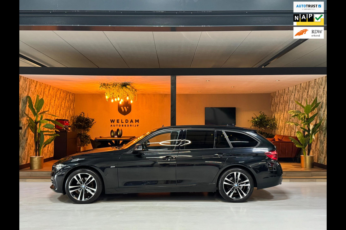 BMW 3 Serie Touring 320i xDrive Edition Sport Line Shadow Executive Garantie Head-Up Pano Camera Elek Achterklep Cruise Rijklaar BMW 3 Serie Touring 320i xDrive Edition Sport Line Shadow Executive Garantie Head-Up Pano Camera Elek Achterklep Cruise Rijklaar