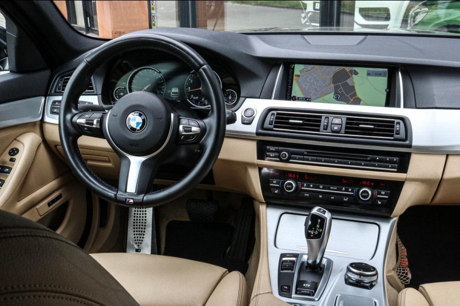 BMW 5 Serie Touring 520i M Sport - MEMORY - COMFORTSTOELEN - LED