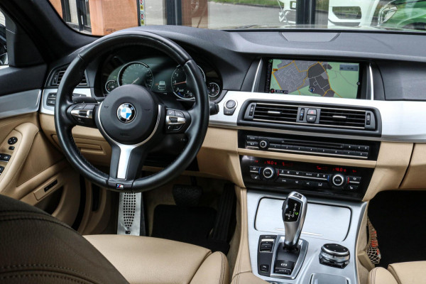 BMW 5 Serie Touring 520i M Sport - MEMORY - COMFORTSTOELEN - LED