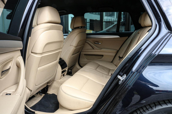 BMW 5 Serie Touring 520i M Sport - MEMORY - COMFORTSTOELEN - LED