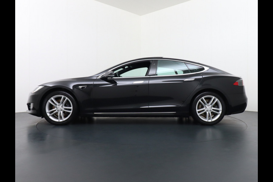 Tesla Model S 75D AWD Luchtvering Enhanced AutoPilot Navi Panorama-Dak Camera Adaptive-Led Elektr.Stuur en Stoel+Geheugen+Spiegels+verwarmd El 19"Lmv 4WD Schuifkanteldak WiFi Rijstrookhulp Bordherkenning ACC ESP Dodehoek Detector Mistlampen Verwarmde-Sproeiers Nieuwprijs € 103.600,- !!
