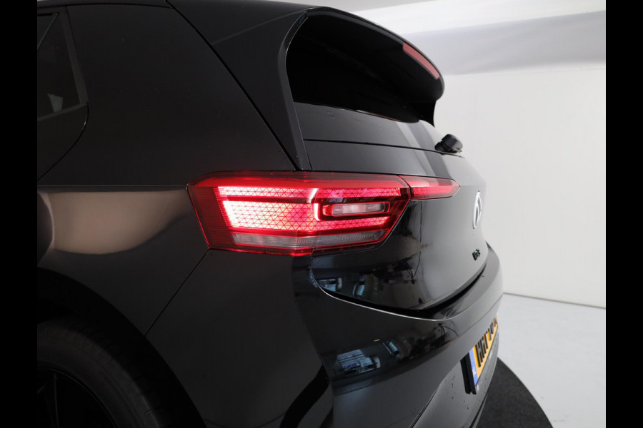 Volkswagen ID.3 Pro Business 59 kWh 204pk Pano-dak| Navi| 19'LM-velgen| verwarmd stuur en-voorstoelen