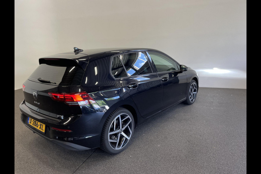 Volkswagen Golf 1.5 eTSI Life DSG-7 Aut Trekhaak Navigatie Apple Carplay/ Android Auto Camera Parkeersensoren Adaptive Cruise Control Stuur- en stoelverwarming Virtual Cockpit Lichtmetalen velgen Sfeerverlichting Climate Control