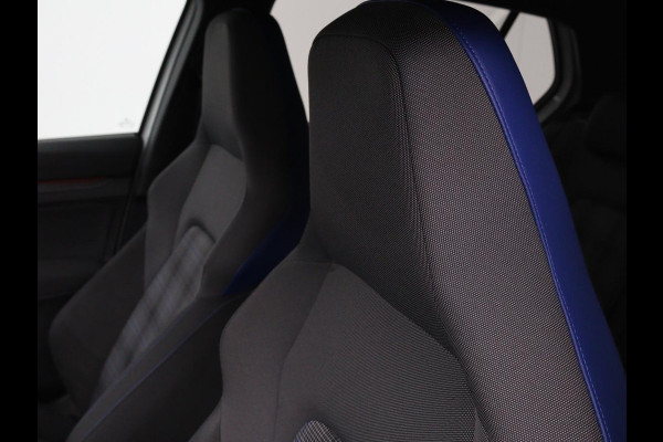 Volkswagen Golf 1.4 eHybrid GTE | Camera | Adaptive cruise | Carplay | Navigatie | Sportstoelen | Full LED | Sfeerverlichting | PHEV
