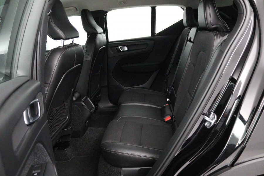 Volvo XC40 2.0 T4 Inscription (TREKHAAK, STOEL/STUUR VERWARMING, ACHTERUITRIJCAMERA, NAVIGATIE, SENSOREN, NL-AUTO)