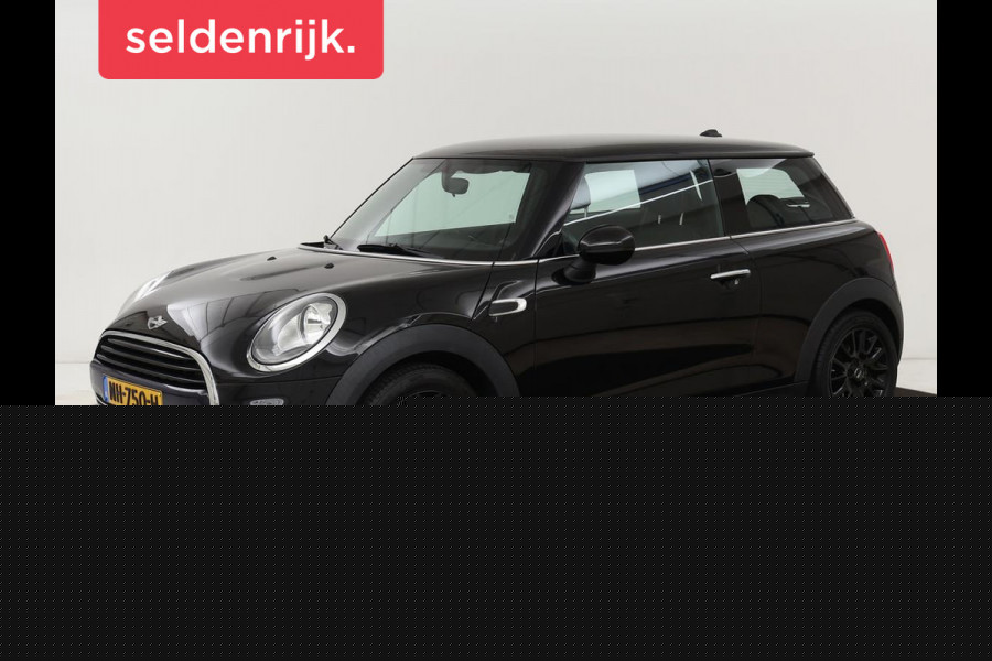 MINI Cooper 1.5 Business | Navigatie | Airco | Cruise control | Bluetooth | Lichtmetalen velgen