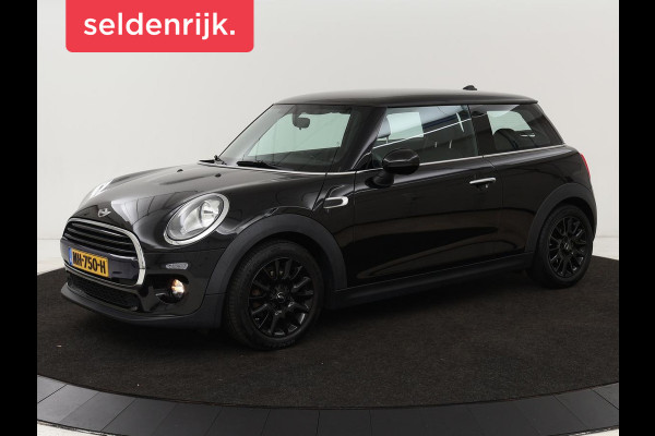 MINI Cooper 1.5 Business | Navigatie | Airco | Cruise control | Bluetooth | Lichtmetalen velgen