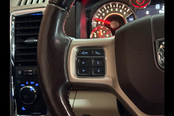 Dodge Ram 1500 5.7 V8 4x4 Crew Cab Longhorn | Full option | Luchtvering | Camera | Closed Cab | Top staat! |