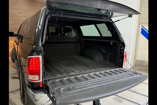 Dodge Ram 1500 5.7 V8 4x4 Crew Cab Longhorn | Full option | Luchtvering | Camera | Closed Cab | Top staat! |