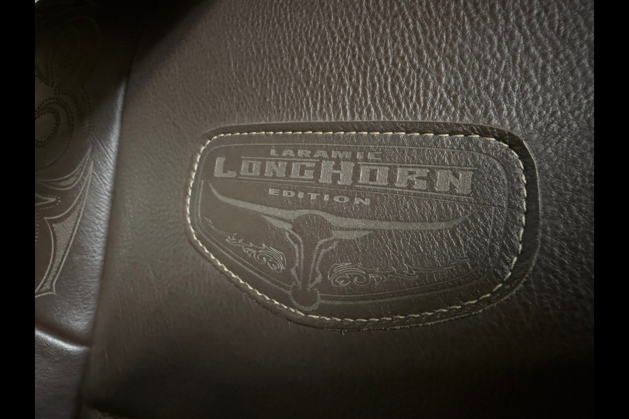 Dodge Ram 1500 5.7 V8 4x4 Crew Cab Longhorn | Full option | Luchtvering | Camera | Closed Cab | Top staat! |
