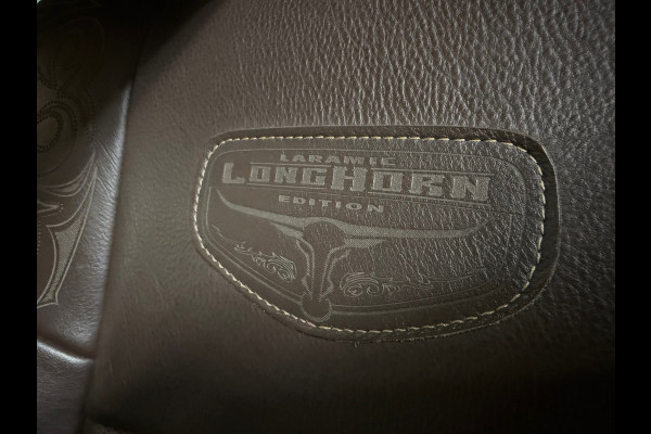 Dodge Ram 1500 5.7 V8 4x4 Crew Cab Longhorn | Full option | Luchtvering | Camera | Closed Cab | Top staat! |