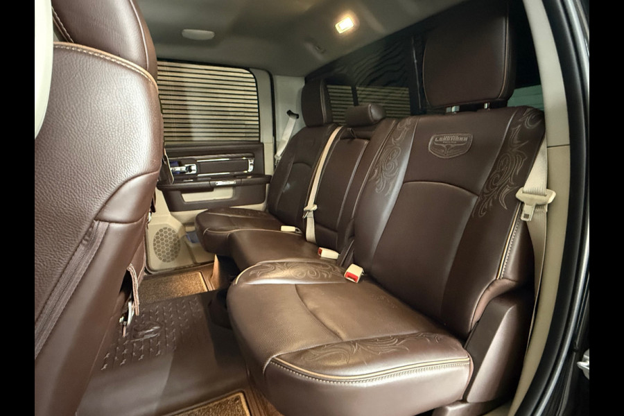 Dodge Ram 1500 5.7 V8 4x4 Crew Cab Longhorn | Full option | Luchtvering | Camera | Closed Cab | Top staat! |