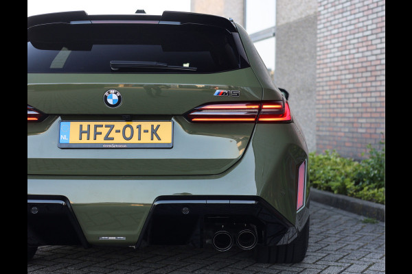 BMW 5 Serie Touring M5 | Direct leverbaar - Urban Green - Drivers Pack