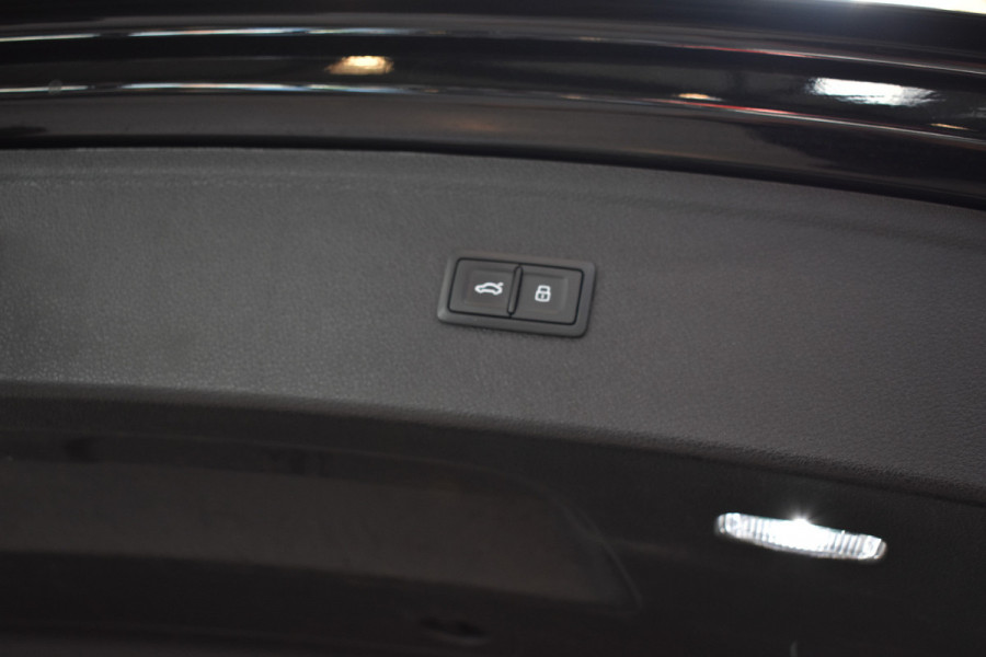 Audi Q5 3.0 TFSI SQ5 quattro Pro Line Plus Pano Leer Luchtvering Trekhaak Black edition