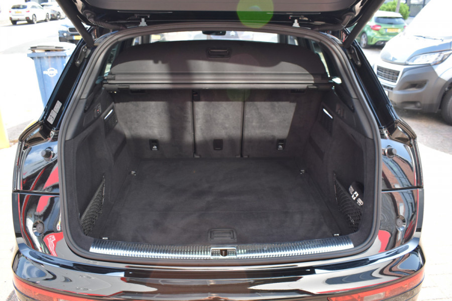 Audi Q5 3.0 TFSI SQ5 quattro Pro Line Plus Pano Leer Luchtvering Trekhaak Black edition