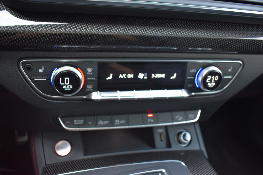 Audi Q5 3.0 TFSI SQ5 quattro Pro Line Plus Pano Leer Luchtvering Trekhaak Black edition