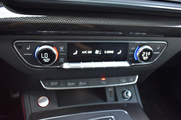 Audi Q5 3.0 TFSI SQ5 quattro Pro Line Plus Pano Leer Luchtvering Trekhaak Black edition