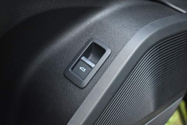 Audi Q5 3.0 TFSI SQ5 quattro Pro Line Plus Pano Leer Luchtvering Trekhaak Black edition