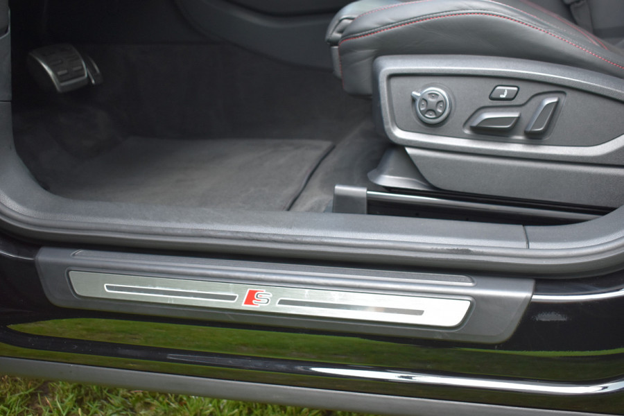 Audi Q5 3.0 TFSI SQ5 quattro Pro Line Plus Pano Leer Luchtvering Trekhaak Black edition