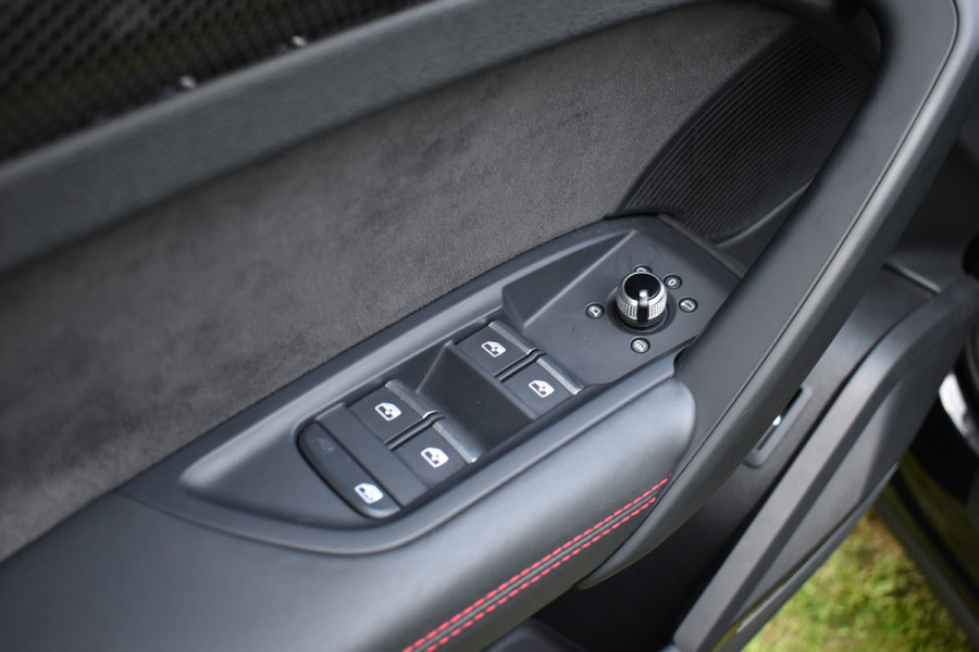 Audi Q5 3.0 TFSI SQ5 quattro Pro Line Plus Pano Leer Luchtvering Trekhaak Black edition