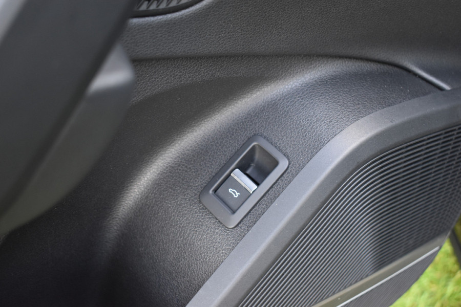 Audi Q5 3.0 TFSI SQ5 quattro Pro Line Plus Pano Leer Luchtvering Trekhaak Black edition