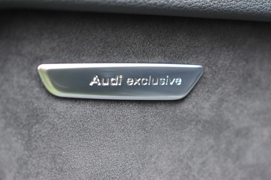 Audi Q5 3.0 TFSI SQ5 quattro Pro Line Plus Pano Leer Luchtvering Trekhaak Black edition