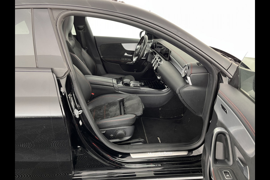 Mercedes-Benz CLA-Klasse 180 d Business Solution AMG-Sport-Pack Aut. *PANO | WIDESCREEN-DIGI-COCKPIT | FULL-LED | AMBIENT-LIGHT | LEATHER-MICROFIBRE | CAMERA | M-BUX-NAVI | ECC | SHIFT-PADDLES | PDC | CRUISE | DAB | SPORT-SEATS | 18"ALU*