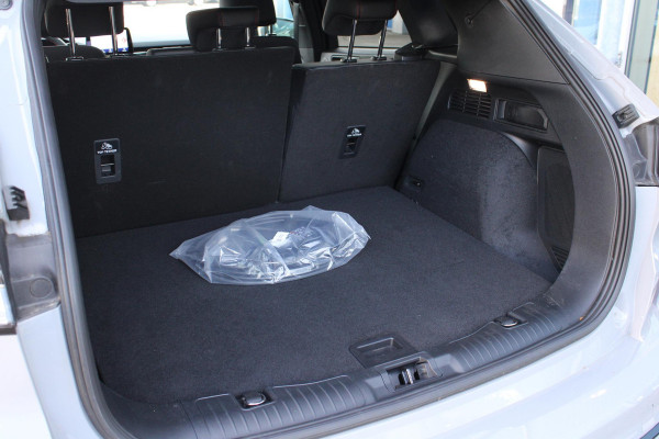 Ford Kuga 2.5 PHEV Graphite Tech Edition 225pk | Driver Assistance Pack | Technology pack | Wegklapbare Trekhaak  | Panorama dak | Winterpack | Verlengde fabrieksgarantie tot 05-2028