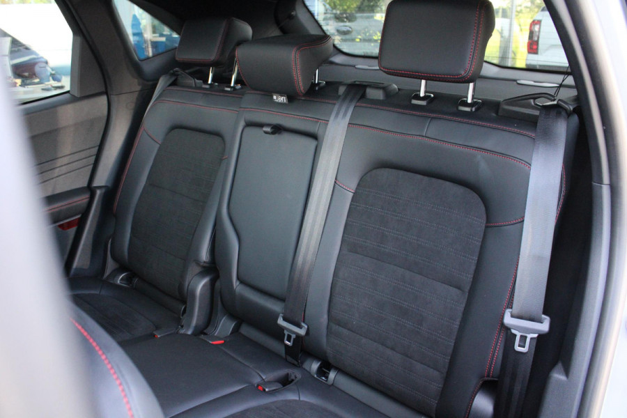Ford Kuga 2.5 PHEV Graphite Tech Edition 225pk | Driver Assistance Pack | Technology pack | Wegklapbare Trekhaak  | Panorama dak | Winterpack | Verlengde fabrieksgarantie tot 05-2028