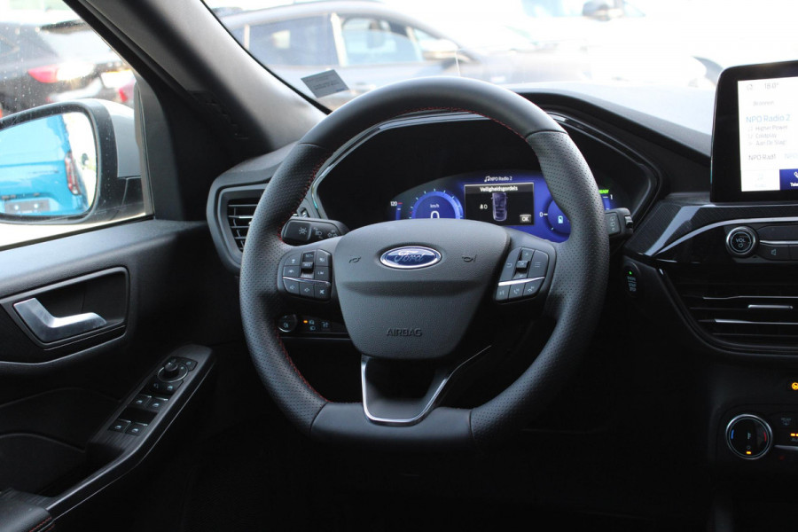 Ford Kuga 2.5 PHEV Graphite Tech Edition 225pk | Driver Assistance Pack | Technology pack | Wegklapbare Trekhaak  | Panorama dak | Winterpack | Verlengde fabrieksgarantie tot 05-2028