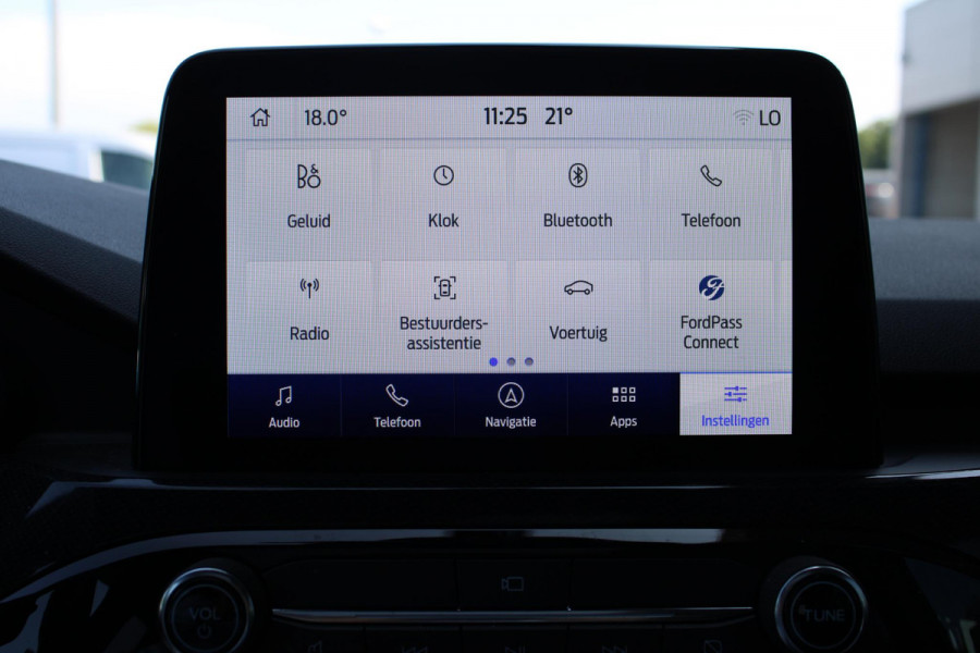 Ford Kuga 2.5 PHEV Graphite Tech Edition 225pk | Driver Assistance Pack | Technology pack | Wegklapbare Trekhaak  | Panorama dak | Winterpack | Verlengde fabrieksgarantie tot 05-2028