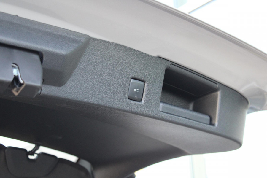 Ford Kuga 2.5 PHEV Graphite Tech Edition 225pk | Driver Assistance Pack | Technology pack | Wegklapbare Trekhaak  | Panorama dak | Winterpack | Verlengde fabrieksgarantie tot 05-2028