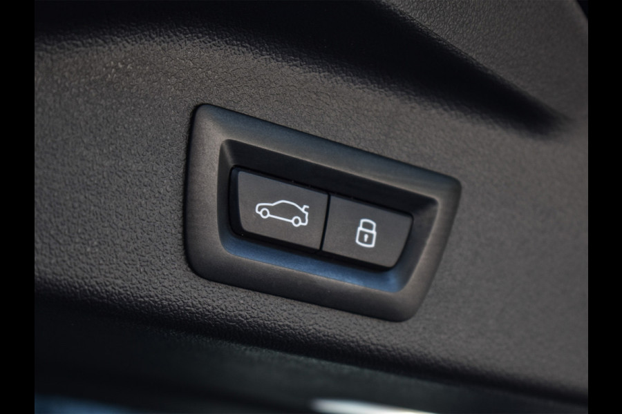 BMW X5 xDrive50e | M-SPORT | COMFORT ACCESS | SOFT-CLOSE | TREKHAAK | PANORAMADAK -SKY LOUNGE | MASSAGE STOELEN | ACOUSTIC GLASS | 4-ZO