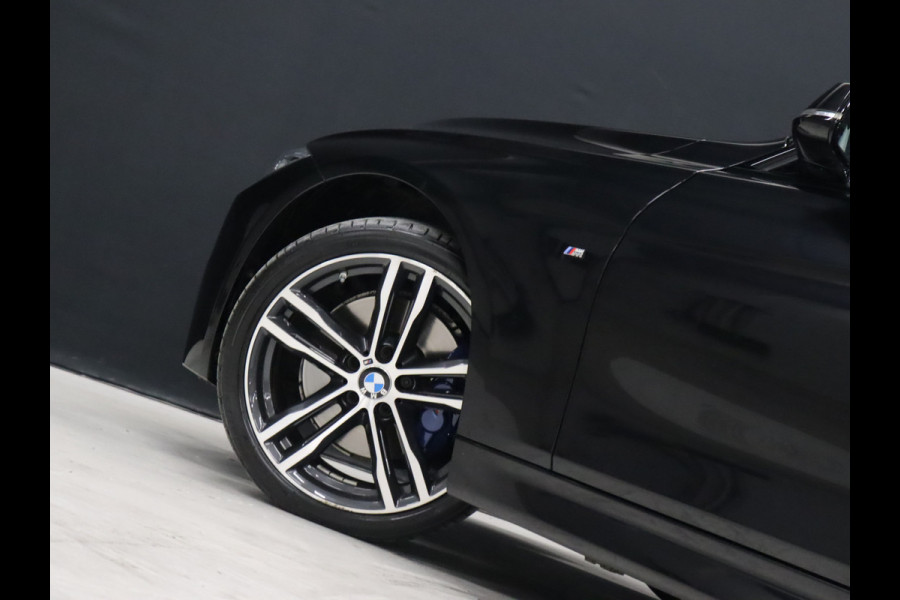 BMW 3 Serie 318i Edition M Sport Shadow Executive [M-STUUR, VOL LEDER, STOELVERWARMING, PDC ACHTER, CRUISE, CLIMATE, NIEUWSTAAT]