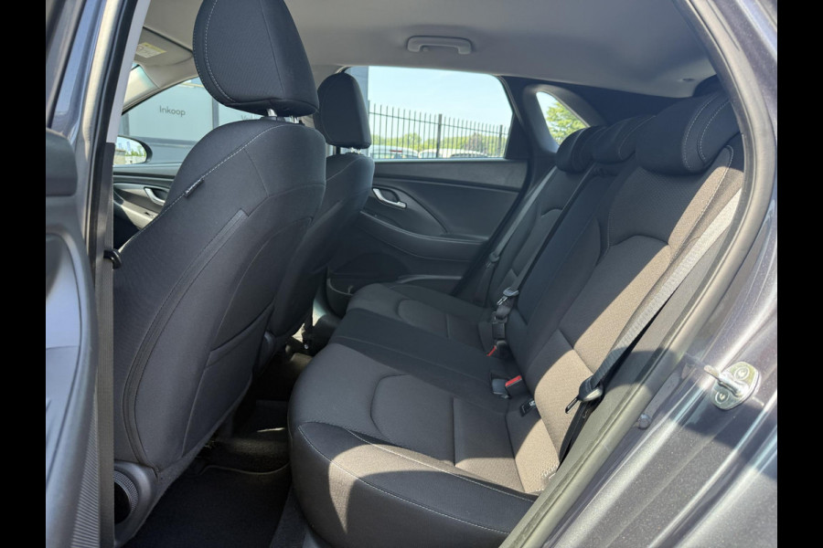 Hyundai i30 1.0 T-GDI Comfort 2e Eigenaar,Camera,Navi,Dealer Onderhouden,120pk,Clima,Cruise,Pdc,Lm Velgen,Nieuwe Apk bij Aflevering