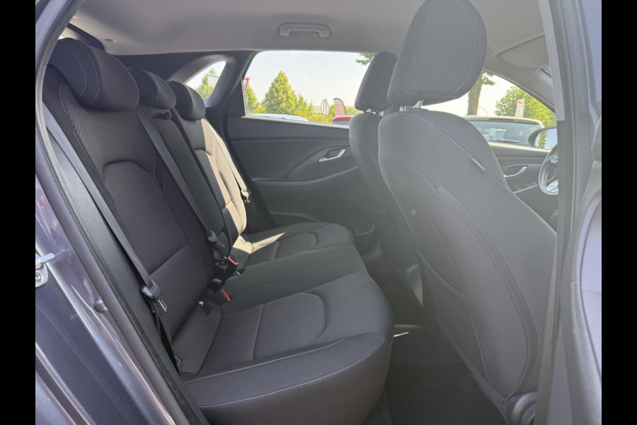 Hyundai i30 1.0 T-GDI Comfort 2e Eigenaar,Camera,Navi,Dealer Onderhouden,120pk,Clima,Cruise,Pdc,Lm Velgen,Nieuwe Apk bij Aflevering